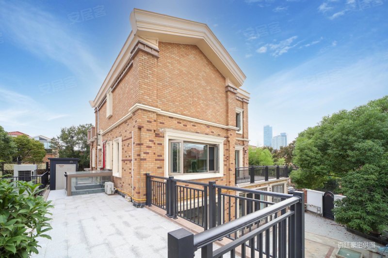 新上,谈价空间很大,在售 一套大独栋,位置好大花园,,四季雅苑(别墅)