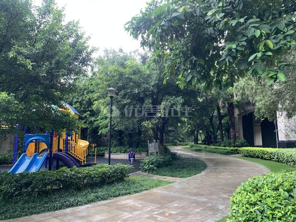 南宁青秀长湖路凤景湾长湖路精装两房出租,高楼层,干净整洁 性价比高