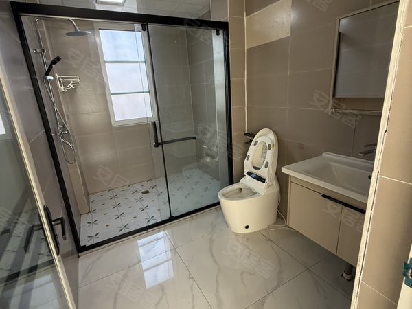 六安金安政务中心碧桂园置地中央公园出租六安市区碧桂园中央公园洋房一楼带院精装三室两厅两卫双阳台出租房源真实图片