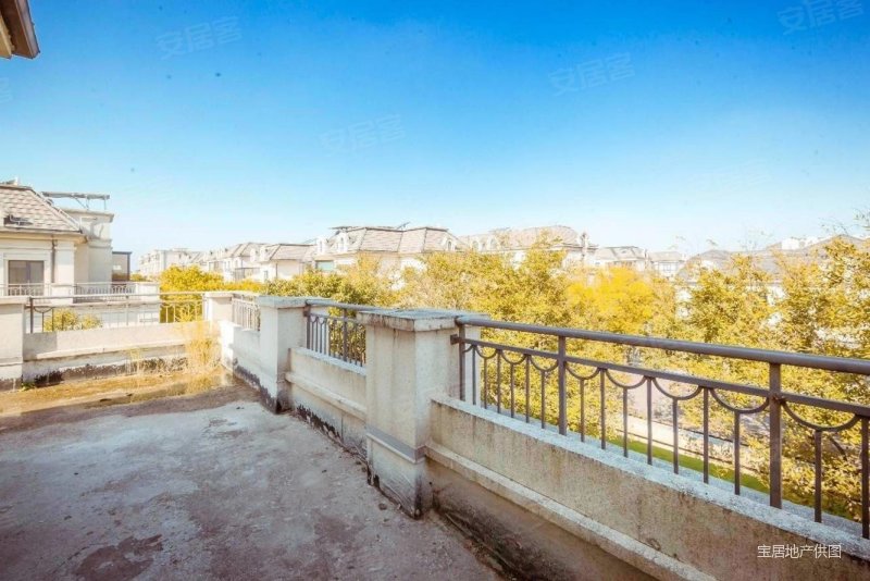 绿地海珀佘山别墅