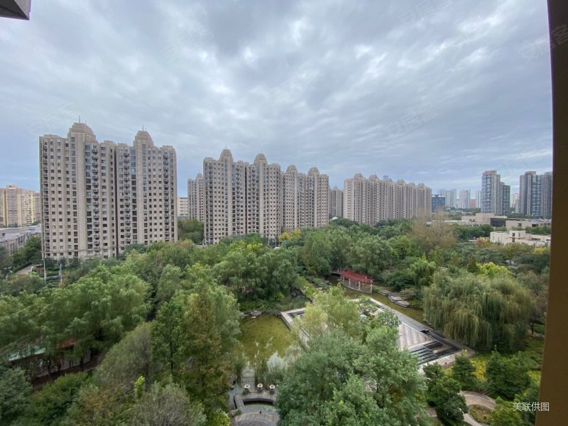 泛海国际居住区澜海园四居室把西边户南北通透采光好,泛海国际兰海园