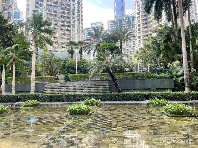 140平有18平  花园,鸿翔花园  ,东南向,价格有惊喜