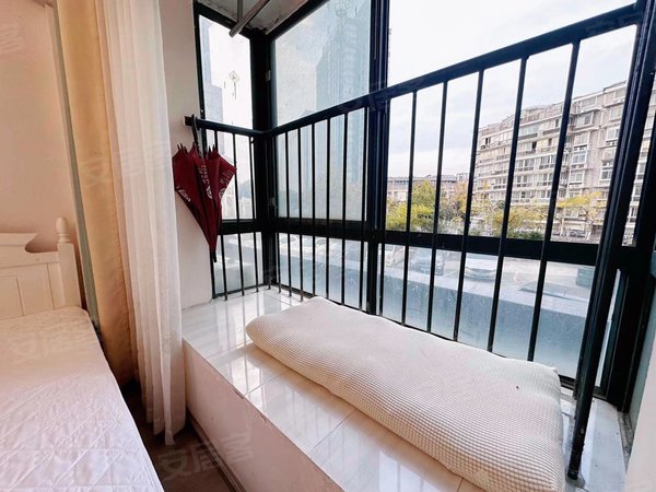 宁波鄞州中河福海花园直租无中介 精装修 户型朝南 近天一广场 滨江