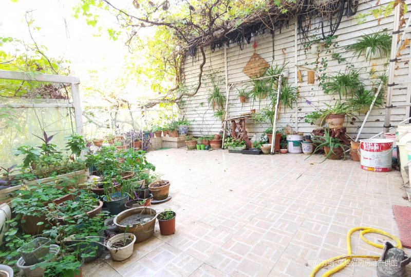 汀香水榭(别墅) 产权清晰 得房好 满五   临地铁 朝南