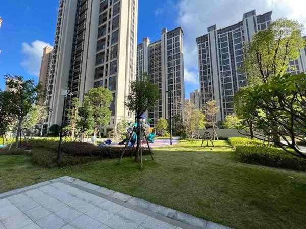 福州福清音西国际华城国际华城 3室2厅2卫  电梯房 精装修130平米出租