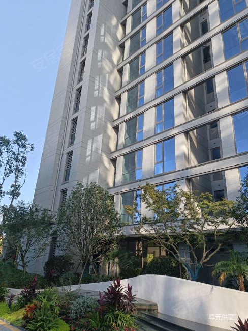 堂樾庄4室2厅3卫231㎡南北530万