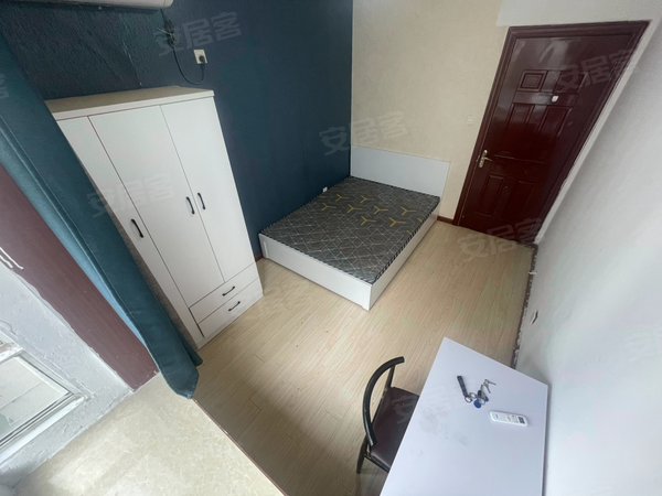 徐州鼓楼九龙湖风尚自由城鼓楼广场 市中心 纯女生 朝南 押一付一 风尚自由城出租房源真实图片