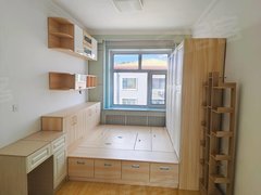 齐齐哈尔龙沙三百客运站可短租！步梯八楼两室一厅精装修拎包入住市中心位置走哪都近出租房源真实图片