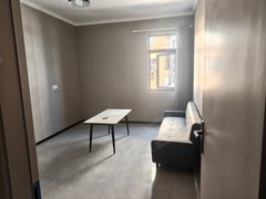 信阳浉河信阳贸易市场东门旁 中原国际 60平 精装公寓 配套齐全 600一月短租出租房源真实图片