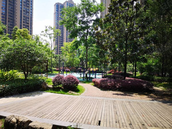 重庆两江新区回兴申佳上海时光真实在租 人车分流小区 通车库 保持