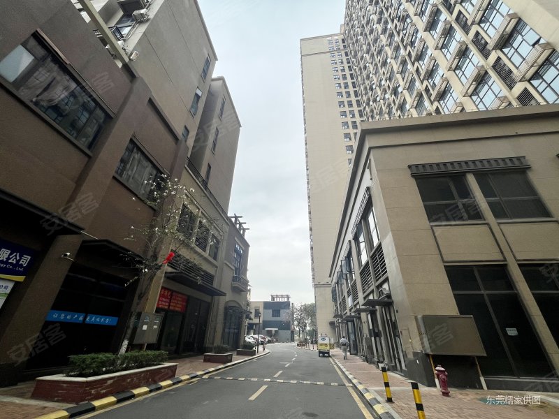 东莞房产网>东莞二手房>常平二手房>常黄路二手房>绿地大都会(商住楼)