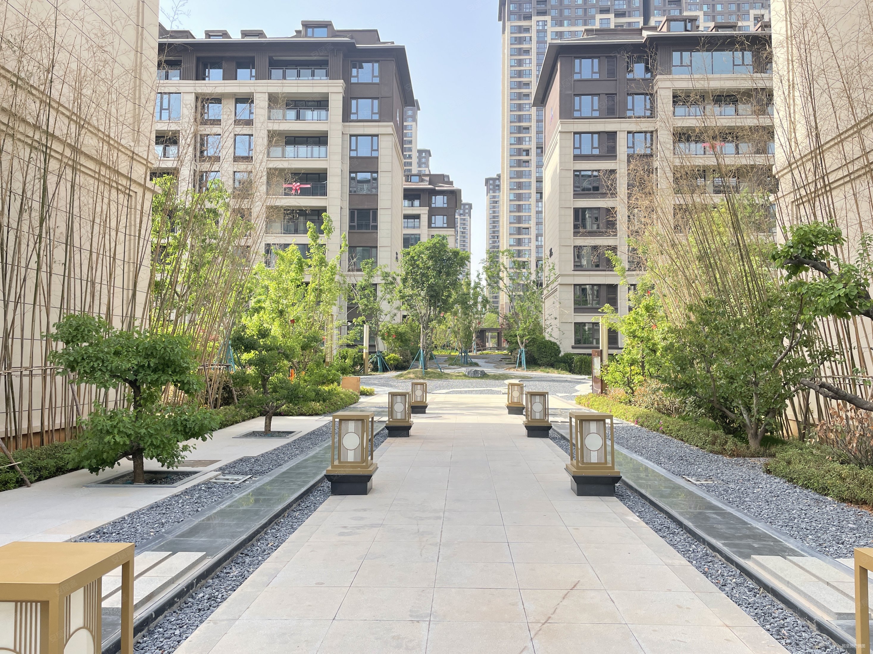 建业定鼎府一期4室2厅2卫165㎡南北220万