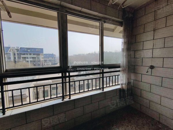 济南历城祝甸上海花园靠近第三小学  银座购物广场 环链夜市  停车