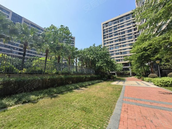 镜湖大道租房,时尚简约现代风 碧桂园精装1房1厅 莲塘地铁口,花都租房