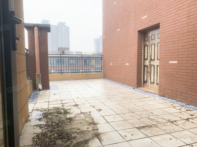 香都玖墅 洋房顶复 带露台 南北阳台 本小区只此一套,天地源曲江香都