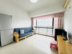 深圳宝安翻身路翻身地铁口 卡罗社区 豪装大2房 看房方便出租房源真实图片