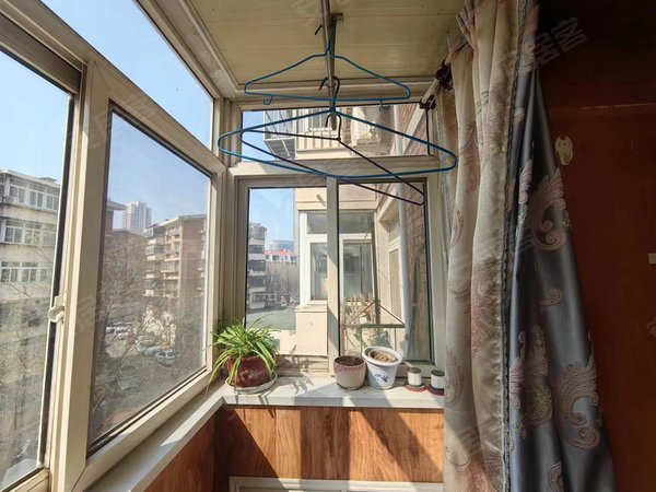 【多图】美宁公寓,挂甲寺租房,美宁公寓精装一室,中间楼层,临近凯德商