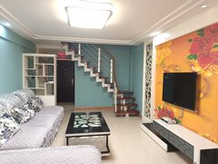 焦作山阳山阳城区中海丽江精装复式,家具家电齐全拎包入住,临摩登街,可以月付。出租房源真实图片