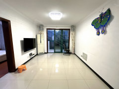 上海闵行马桥飞碟苑 简单装修 电梯房 价格可谈 看房方便 有钥匙出租房源真实图片