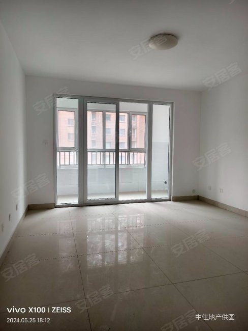 明城花苑!好房必看!中间好楼层!带车位配套房!