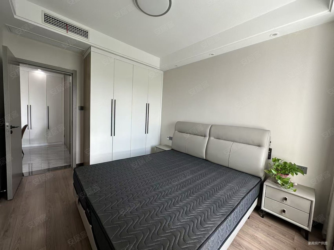 冠城华府3室2厅1卫108㎡南北79.8万