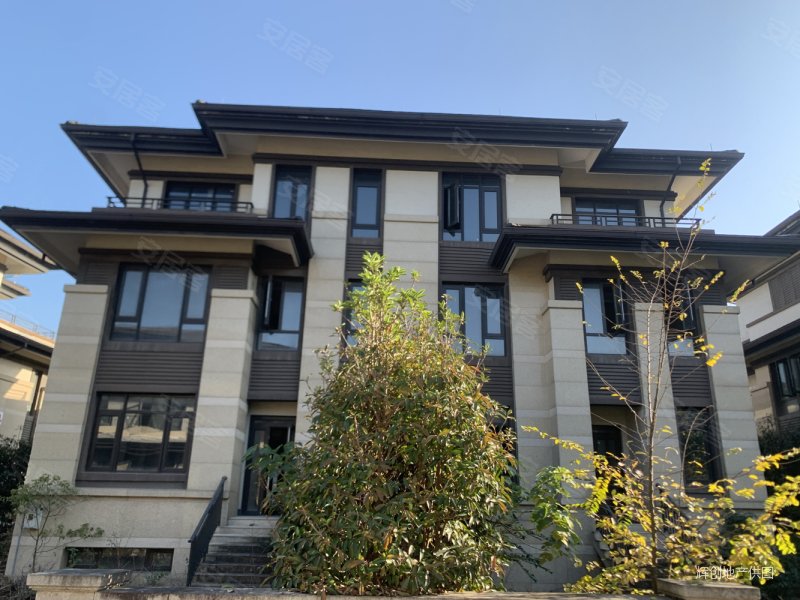 香山别墅双拼东边套花园约700平方