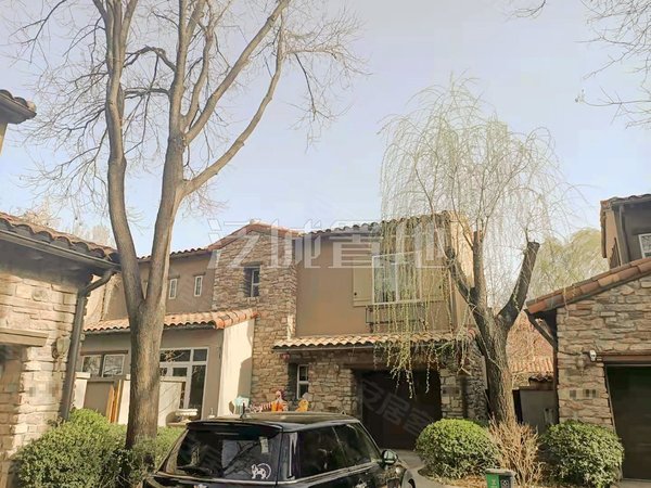 北京昌平小汤山南纳帕溪谷纳帕溪谷新出精装修独栋别墅,户型很好,房子