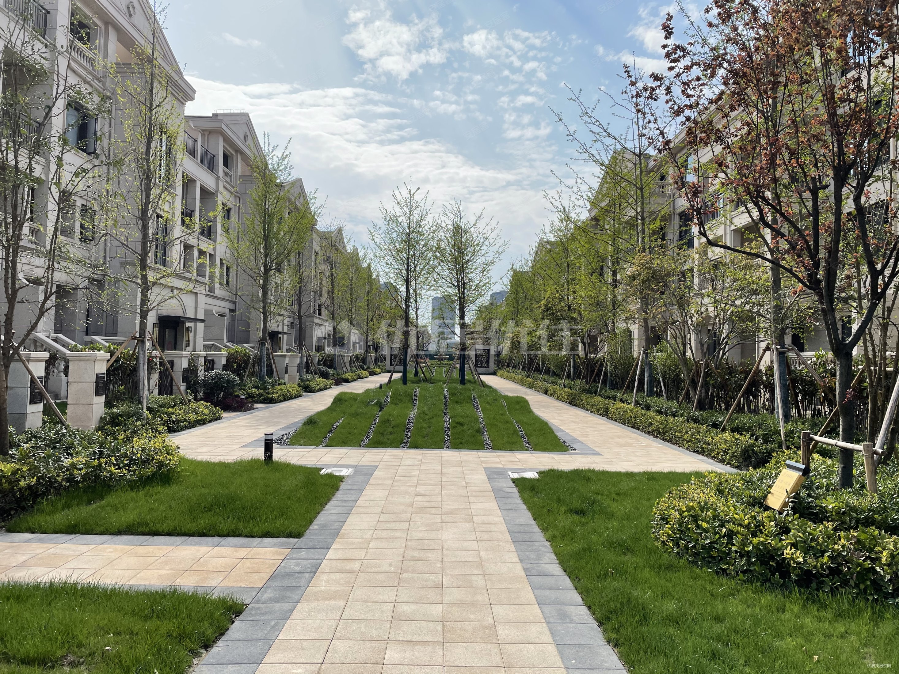 苏州房产网>苏州二手房>吴江二手房>太湖新城二手房>半岛印象花园>