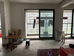 台州椒江葭沚尚华苑毛坯出租适合工人住 看房方便出租房源真实图片