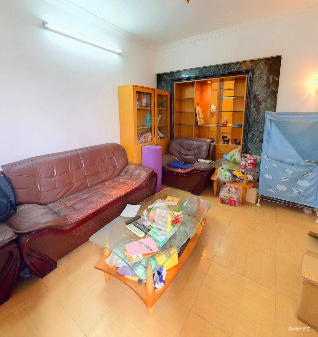 西雅苑(天河) 商圈成熟 高楼层采光充足 近地铁 电梯