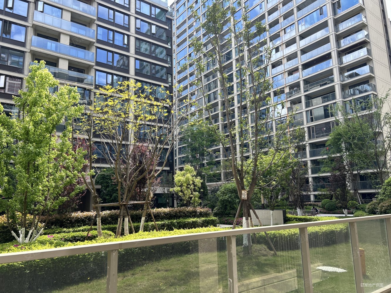 成都房产网>成都二手房>高新区二手房>大源二手房>万科公园5号>1333