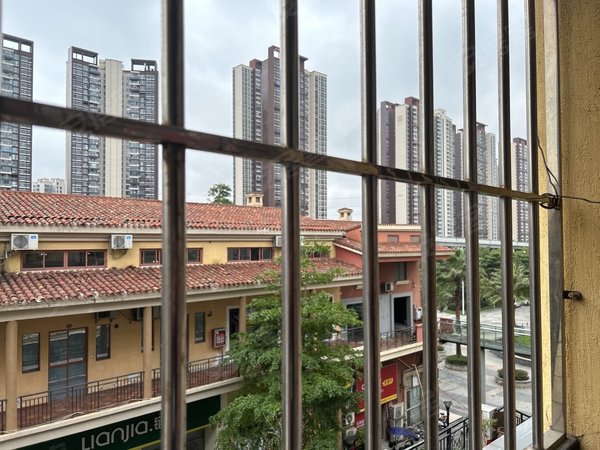 深圳龙岗横岗振业城(南区)振业城小洋房带电梯两房业主急租,有钥匙