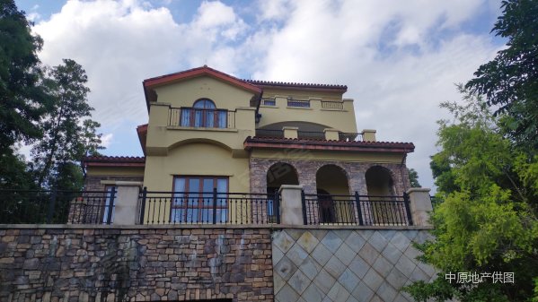 星湖名郡独栋别墅 千方占地 豪装 保养的好 望七星岩 采光好