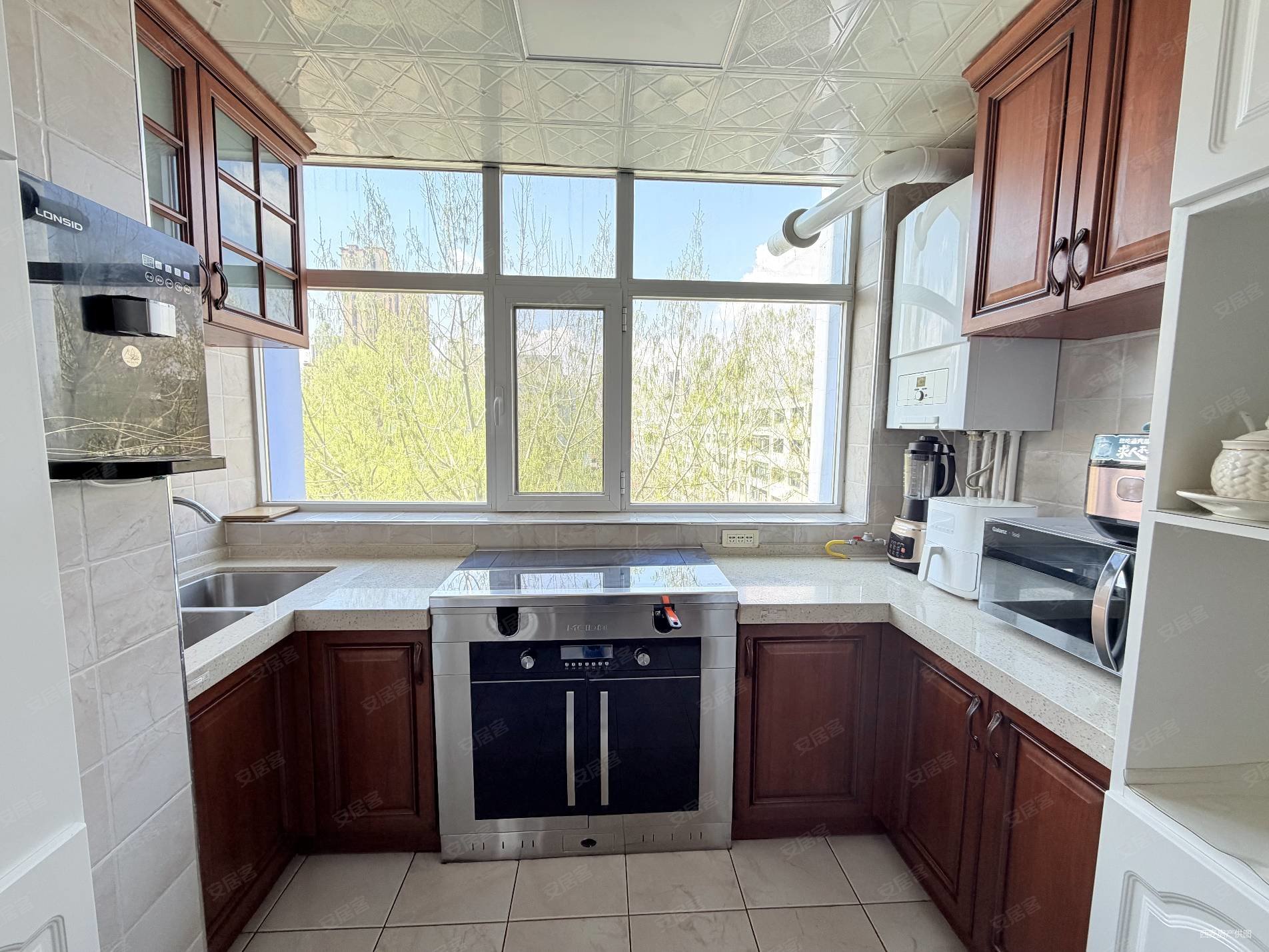 宁景苑3室2厅2卫146㎡东西249万