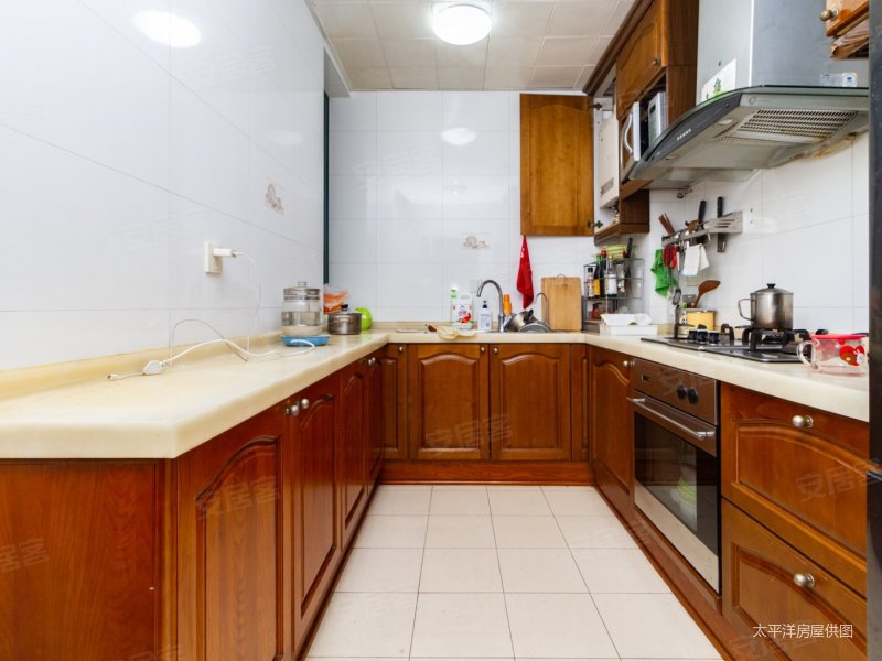 地铁口 新上飞机大三房 半年出一套 位置 赠产权车位,西部俊园二手房