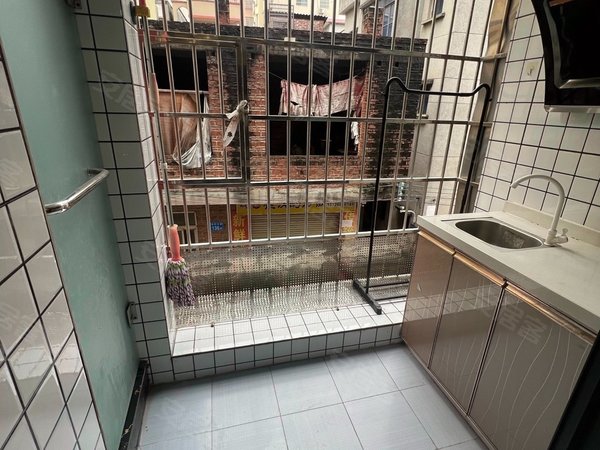 广州白云龙归龙归镇南村三号线龙归大路边近万民广场停车方便电梯大