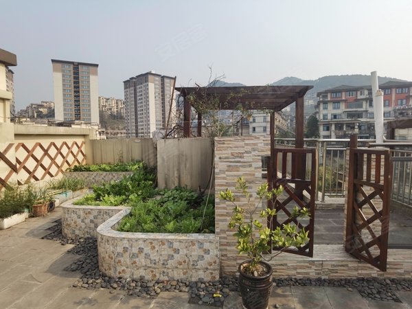 重庆巴南花溪东原桐麓洋房顶跃带大花园,花溪轻轨300米到小区出租房源