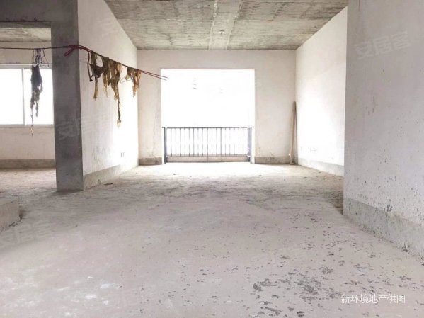 地铁口 碧桂园对面 正规复式毛坯大五房 零公摊