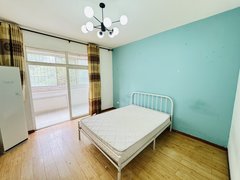 武汉洪山铁机路阳台房 女生多 东亭新嘉源 短租月付可做饭燃气洗澡直达汉街出租房源真实图片