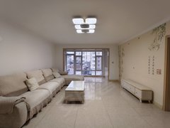 锦州凌河东湖公园巴黎豪苑，三室二厅二卫，精装修地暖南北通透，随时看房有钥匙，出租房源真实图片