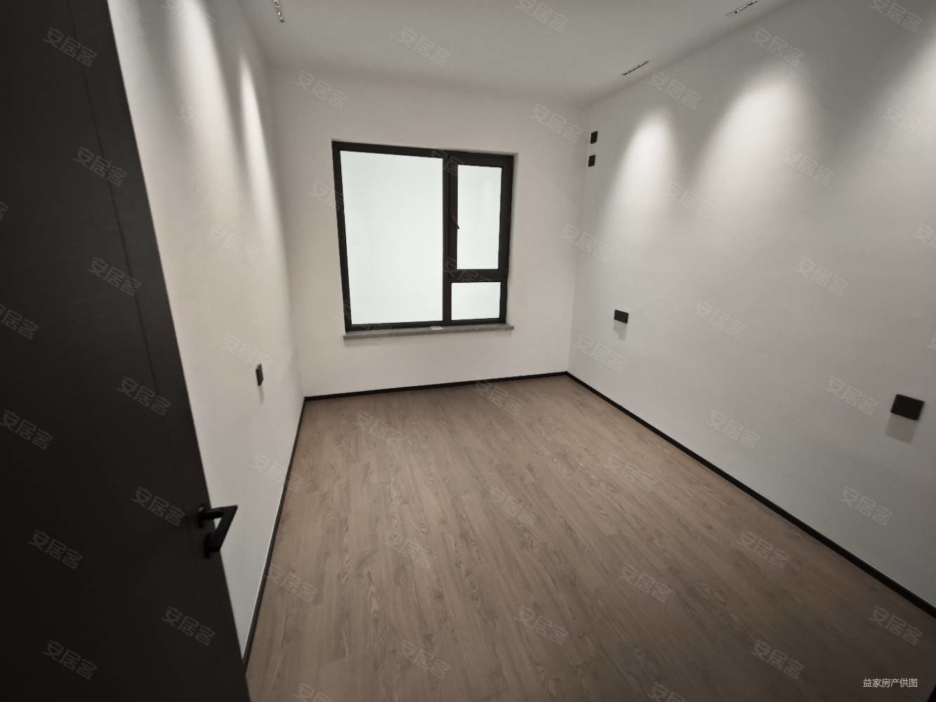 高新万科城3室2厅2卫108㎡南北60万