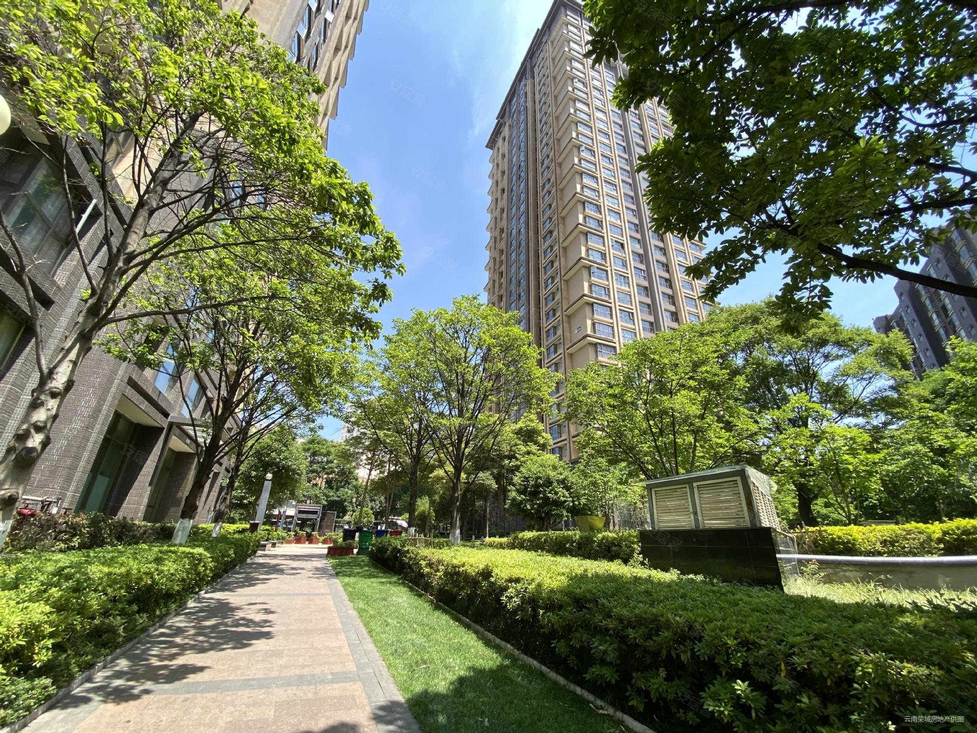 送家具家电香樟俊园123平业主回国等售随时看房