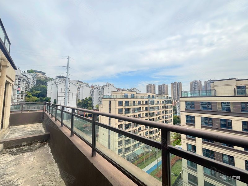 (轻轨 300米骨折急售)带超大屋顶花园 视野无遮挡,融信海月平湖(一期)