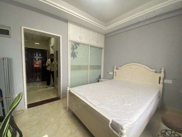 金华金东多湖万达广场万达广场新装修33平朝南，拎包入住，视野开阔出租房源真实图片