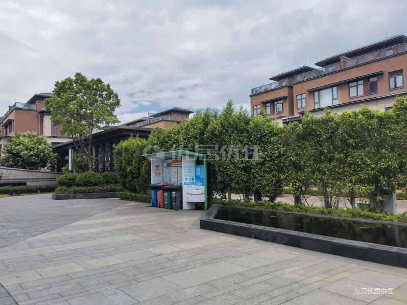 东城君荟庭精致别墅全新精装41房花园方正仅850万