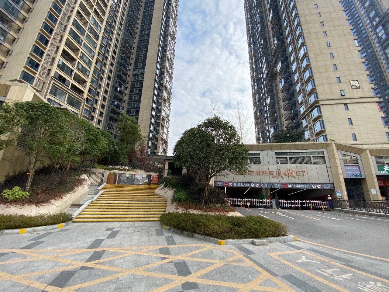 北辰三角洲e7区3室2厅2卫121.57㎡南北192万