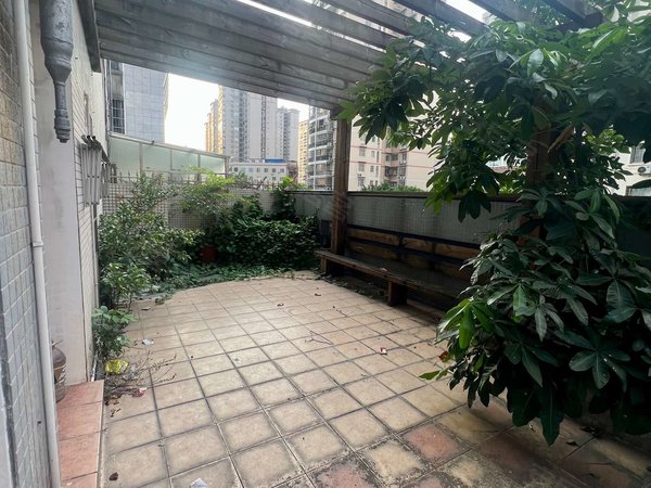 梧州长洲市政府灏景尚都a区灏景尚都 168平方 电梯独立大平台4室2卫