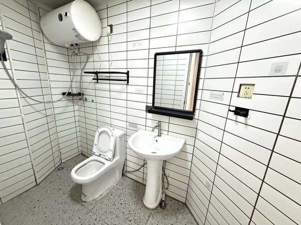 六安裕安裕安万达广场平安东苑C区非中介 可月付 包物业 一室整租 平安东苑 光彩大市场出租房源真实图片