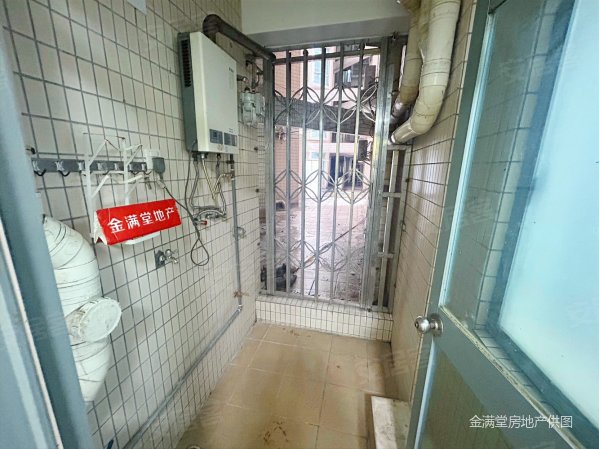 逸景翠园3室2厅2卫110㎡南北400万