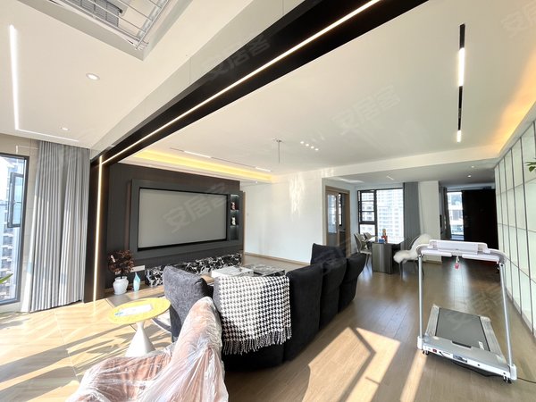 南昌西湖云飞路中粮建发祥云悦府次新小区 中粮建发祥云悦府 豪华装修三房拎包入住大悦城地铁口出租房源真实图片